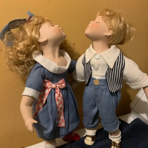 Kissing dolls “Kate and Kyle “14” tall porcelains